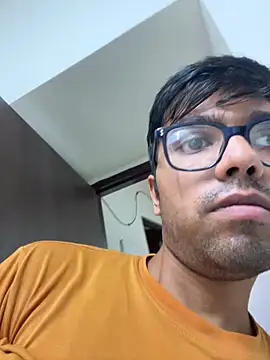 Snapshot of BoyzaraHatke chatting on May 2026 06:27:01 PM BoyzaraHatke online show from May 2026 06:27:01 PM