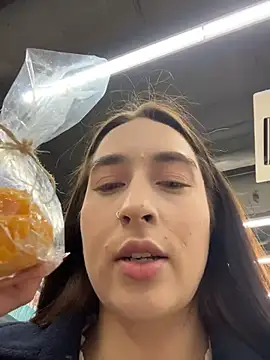 Holly Play online show from November 2025 07:12:01 AM