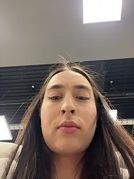 Holly Play online show from March 2026 12:23:01 PM