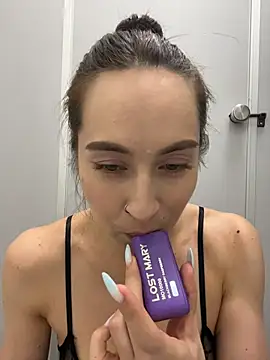 Holly Play online show from July 2026 03:03:02 PM