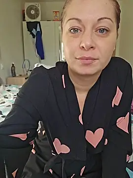 Chaudesquirt online show from December 2025 10:35:02 AM