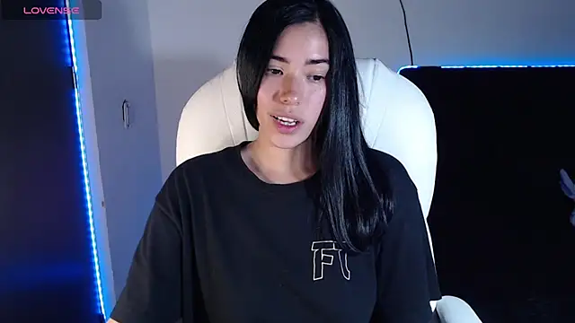 LESLIEBLACK  online show from March 2025 11:16:02 PM