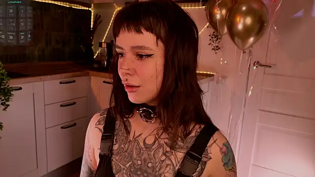 MichaellaMoon online show from April 2026 03:25:01 PM