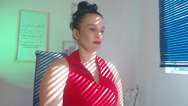 lucy diiaz online show from January 2025 08:35:02 PM