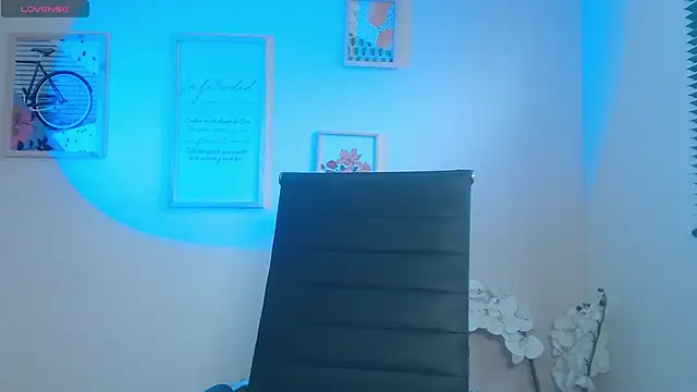 lucy diiaz online show from February 2025 02:09:02 PM