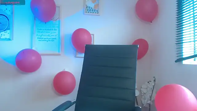 Snapshot of lucy_diiaz chatting on February 2025 07:06:01 PM lucy diiaz online show from February 2025 07:06:01 PM