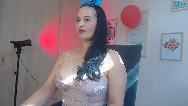 lucy diiaz online show from February 2025 07:58:02 PM