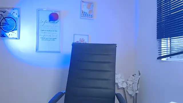 Snapshot of lucy_diiaz chatting on March 2025 08:38:02 PM lucy diiaz online show from March 2025 08:38:02 PM