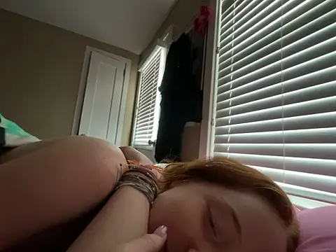 gingerbabe18 online show from September 2025 04:19:02 PM
