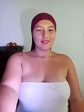 Snapshot of Celeste_camila18 chatting on November 2025 07:34:02 PM Celeste camila18 online show from November 2025 07:34:02 PM