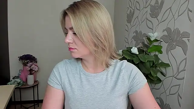 MariaSttone online show from September 2025 12:59:02 PM