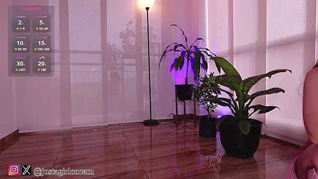 nicollefiorett online show from March 2025 09:48:02 PM