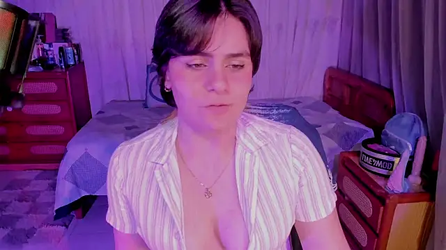 isabelacooperr online show from June 2026 06:03:02 AM