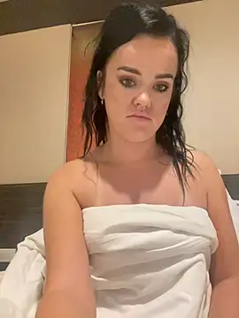 Snapshot of English-Chloe96 chatting on February 2026 06:23:01 AM English-Chloe96 online show from February 2026 06:23:01 AM