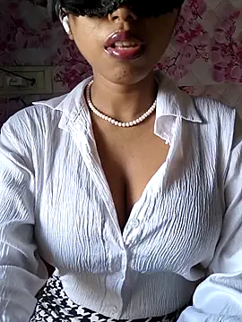 Snapshot of sandy_naughty chatting on April 2026 03:44:01 AM sandy naughty online show from April 2026 03:44:01 AM