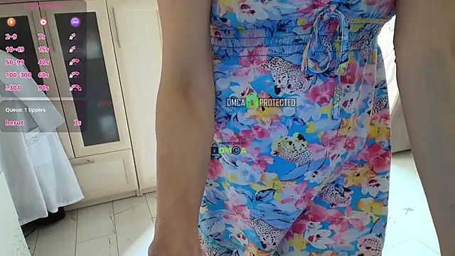 Snapshot of MilfeaN chatting on October 2025 10:54:02 AM MilfeaN online show from October 2025 10:54:02 AM