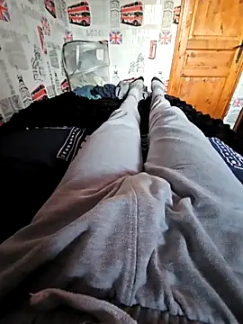 Azerty0911 online show from November 2025 03:27:02 PM