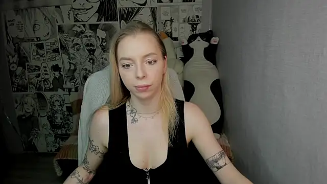 Martha Cameron online show from February 2025 03:00:02 AM