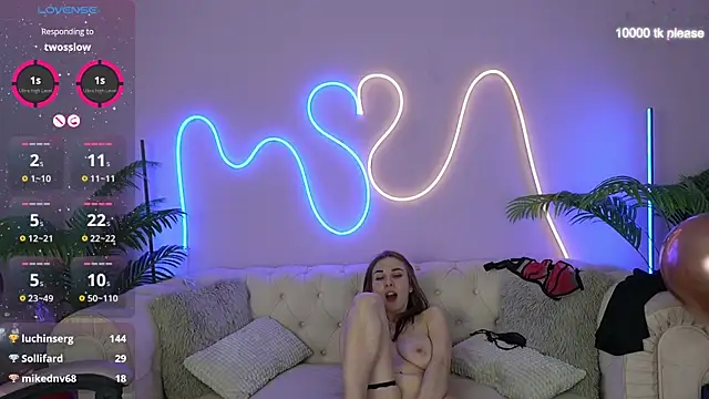 Snapshot of JennyyLuv chatting on February 2025 02:01:01 AM JennyyLuv online show from February 2025 02:01:01 AM