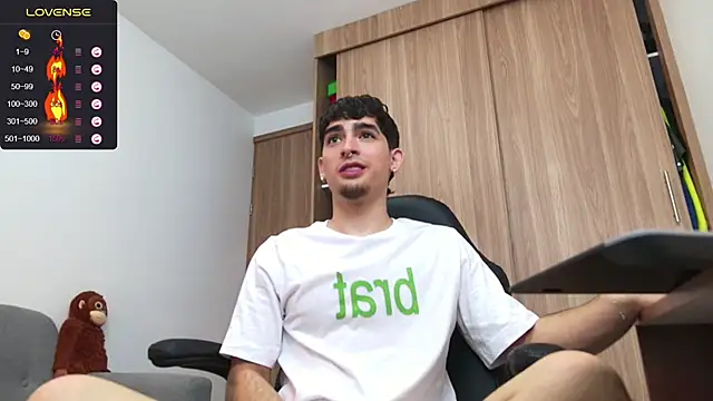 Snapshot of zenn_rush1 chatting on December 2024 12:07:02 PM zenn rush1 online show from December 2024 12:07:02 PM