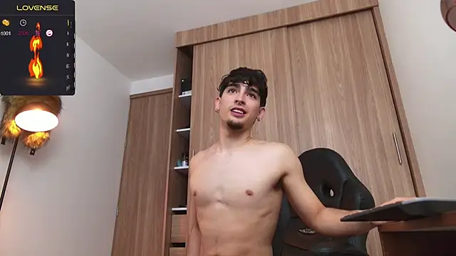 Snapshot of zenn_rush1 chatting on January 2025 03:39:01 PM zenn rush1 online show from January 2025 03:39:01 PM