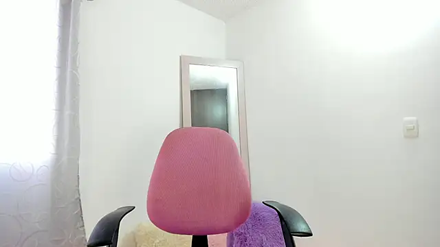 Snapshot of Anniie_grey chatting on December 2025 09:55:02 PM Anniie grey online show from December 2025 09:55:02 PM