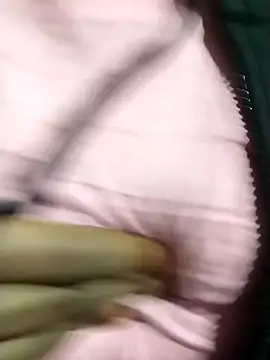 Snapshot of saloni19881 chatting on January 2025 07:17:01 AM saloni19881 online show from January 2025 07:17:01 AM