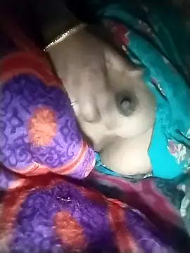 Snapshot of saloni19881 chatting on February 2026 04:22:02 AM saloni19881 online show from February 2026 04:22:02 AM