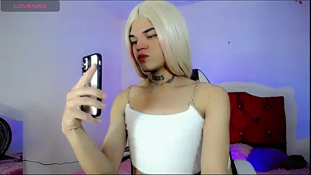 Snapshot of Gabyqueen70 chatting on March 2025 03:22:01 AM Gabyqueen70 online show from March 2025 03:22:01 AM