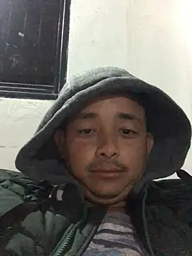 Snapshot of isacalejandroo chatting on January 2025 01:52:02 AM isacalejandroo online show from January 2025 01:52:02 AM