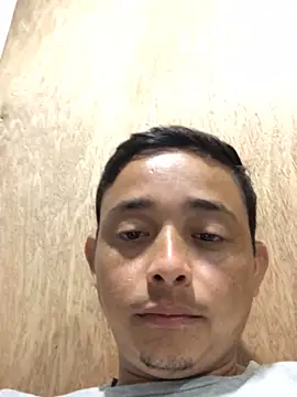 Snapshot of isacalejandroo chatting on January 2025 03:43:01 AM isacalejandroo online show from January 2025 03:43:01 AM