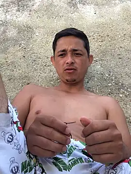 Snapshot of isacalejandroo chatting on January 2025 03:03:01 PM isacalejandroo online show from January 2025 03:03:01 PM