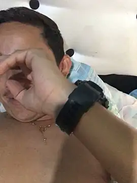 Snapshot of isacalejandroo chatting on February 2025 01:00:02 PM isacalejandroo online show from February 2025 01:00:02 PM