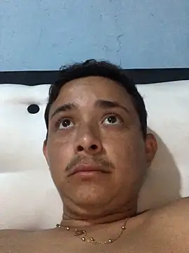 Snapshot of isacalejandroo chatting on February 2025 04:04:01 AM isacalejandroo online show from February 2025 04:04:01 AM