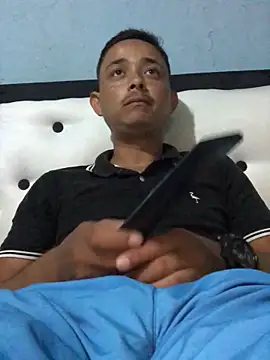 Snapshot of isacalejandroo chatting on February 2025 03:29:02 AM isacalejandroo online show from February 2025 03:29:02 AM