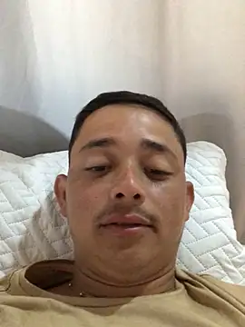 Snapshot of isacalejandroo chatting on February 2025 04:34:02 PM isacalejandroo online show from February 2025 04:34:02 PM