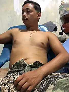 Snapshot of isacalejandroo chatting on February 2025 03:17:02 AM isacalejandroo online show from February 2025 03:17:02 AM