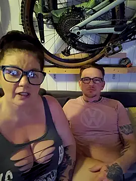 Snapshot of 420Curvybabe chatting on November 2025 08:32:01 PM 420Curvybabe online show from November 2025 08:32:01 PM