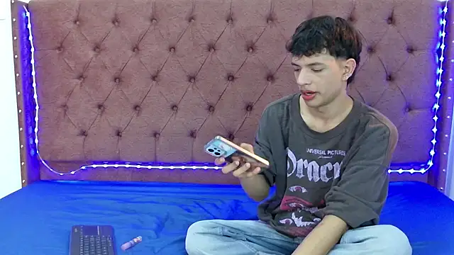 boys yourparty online show from December 2024 01:43:02 PM