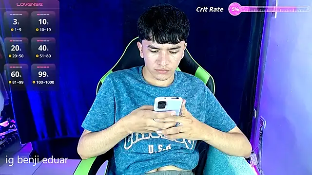 Snapshot of benji_hoter chatting on July 2026 04:00:02 AM benji hoter online show from July 2026 04:00:02 AM