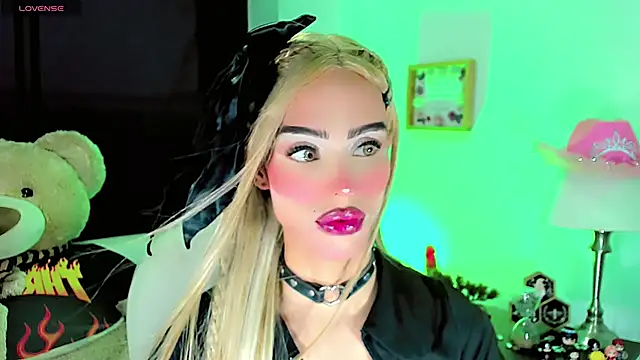 Snapshot of dollswit01 chatting on January 2025 11:21:01 PM dollswit01 online show from January 2025 11:21:01 PM