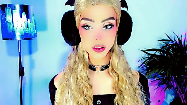 dollswit01 online show from January 2026 08:11:02 PM