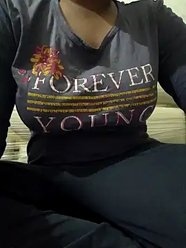 Snapshot of mishti_kaur chatting on December 2024 08:44:01 PM mishti kaur online show from December 2024 08:44:01 PM