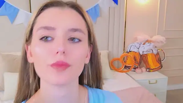 MarybethSnow online show from October 2025 05:11:01 PM