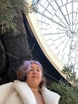 SuzieMurray online show from December 2024 09:54:02 AM