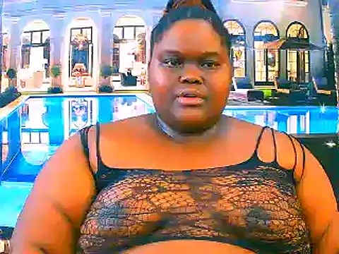 Snapshot of EbonyHotBuns chatting on April 2026 11:00:01 AM EbonyHotBuns online show from April 2026 11:00:01 AM