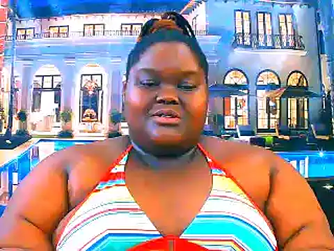 Snapshot of EbonyHotBuns chatting on April 2026 06:19:01 AM EbonyHotBuns online show from April 2026 06:19:01 AM