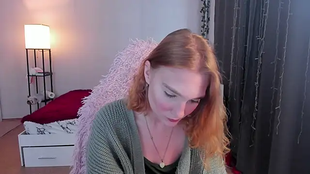 ReddHotPipper online show from October 2025 02:43:02 AM