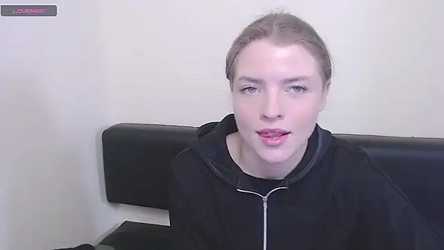 Snapshot of MissOliviaa_ chatting on December 2024 11:36:02 AM MissOliviaa  online show from December 2024 11:36:02 AM