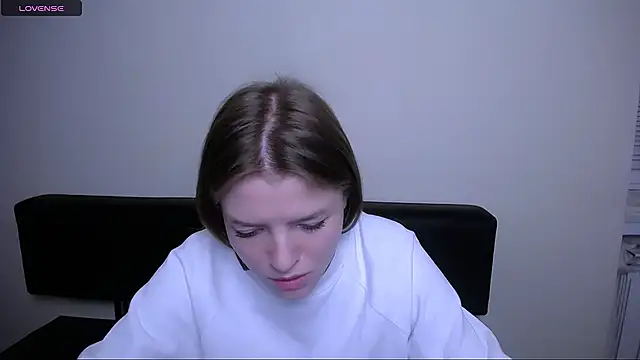 Snapshot of MissOliviaa_ chatting on December 2024 04:38:01 PM MissOliviaa  online show from December 2024 04:38:01 PM